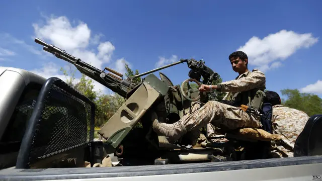 سيطرت قوات موالية للحوثيين على مطار عدن.