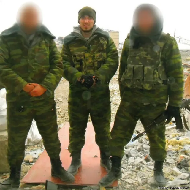 В ходе одного из боев Сапожников получил легкую контузию и был направлен на лечение