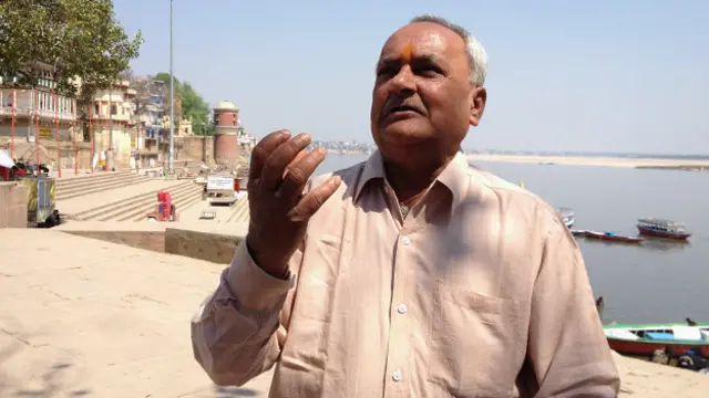 प्रोफ़ेसर यूके चौधरी का कहना है कि गंगा की सफ़ाई में केवल पैसा बहाने से स्थिति नहीं बदलेगी