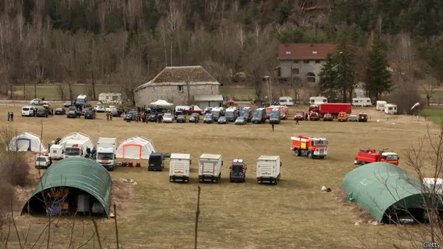 گروه امداد به تجسس در محل وقوع سانحه ادامه می دهند