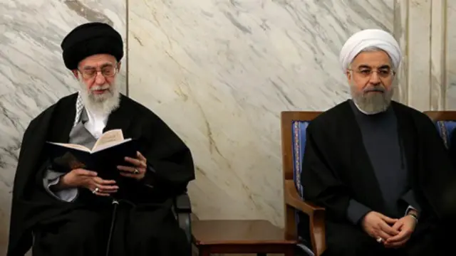 آیت الله خامنه ای در گذشته "میزبان" مراسم ترحیم در بیت رهبری بوده، اما در پی درگذشت مادر حسن روحانی، در مراسم بزرگداشتی که توسط ریاست جمهوری برگزار شده حضور یافته است