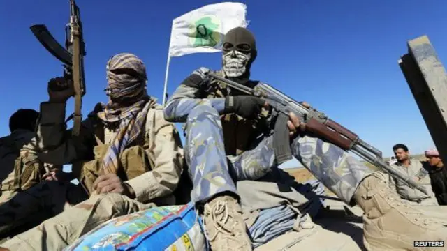  نیروهای بسیج مردمی (حاشد شعبی) شامل ده ها شبه نظامی شیعه است که در عملیات علیه داعش پیشگام هستند