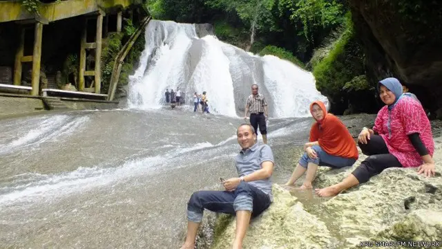 10. Foto air terjun di Bantimurung, Makasar, kiriman Diana Rosianti dari SmartFM Network.