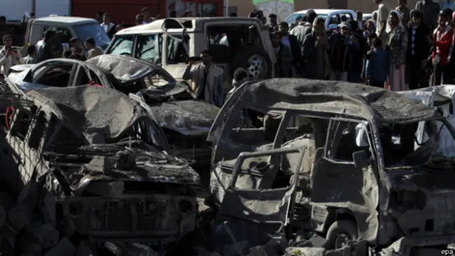 यमन पर सऊदी अरब के हवाई हमले के बाद का दृश्य.