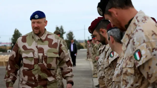 Irak'ta uluslararası koalisyonun askeri danışmanları Peşmerge ile.