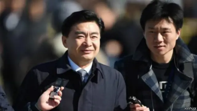 至於卸任深圳市委書記的王榮，早在去年底就不斷傳出他會被調離深圳的消息，結果有關傳言終於在今年2月成真，王榮也在當時舉行的廣東省政協會議上獲選為省政協主席。