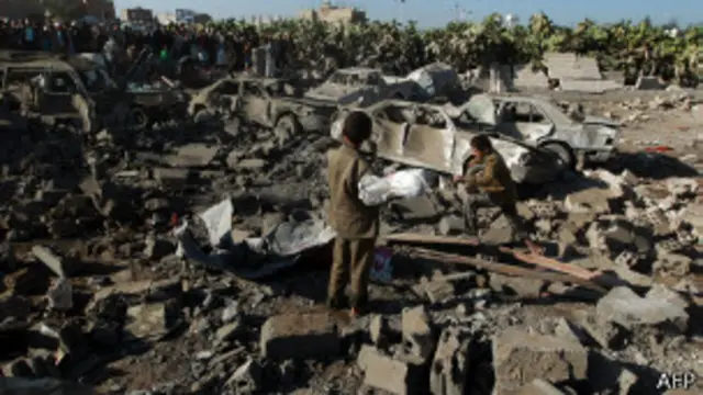 လေကြောင်း တိုက်ခိုက်မှုကြောင့် အရပ်သား အချို့လည်း သေဆုံးခဲ့ဟု ဆို။