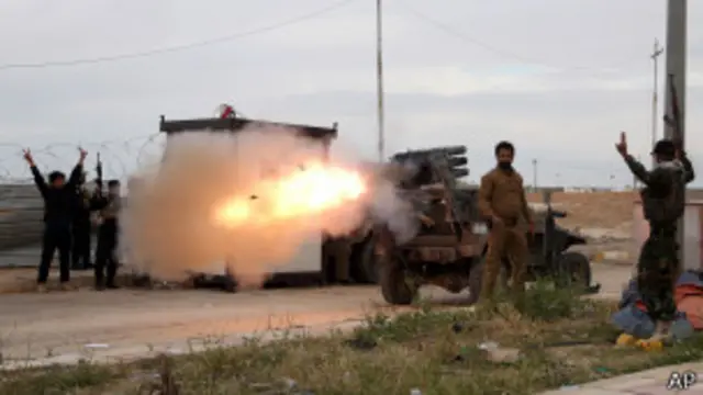 တိကရစ် မြေပြင် ထိုးစစ်တွေမှာ ရှီးယား လက်နက်ကိုင်တွေ ဦးဆောင် ပါဝင်။