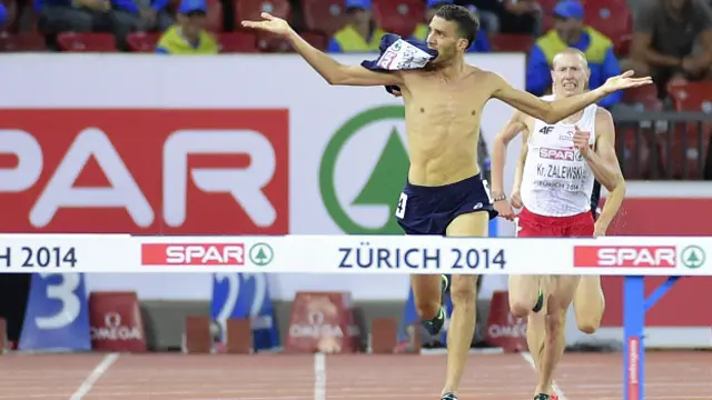 Mahiedini Mekhissi-Beanabadd celebra antes de tiempo