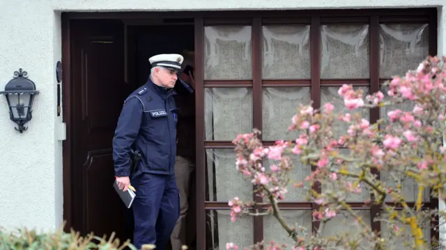 德國警察搜查魯比茨的家