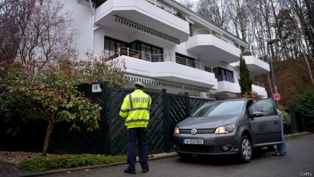 Поліція обшукала помешкання Любіца