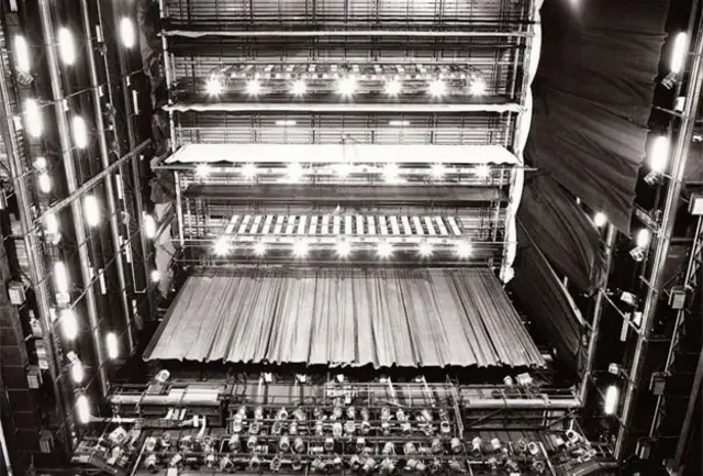 2005'te dönemin Kültür ve Turizm Bakanı Atilla Koç, binanın ekonomik ömrünü tamamladığını söyledi, yıkımını önerdi. Öneri gerek sanat gerek mimarlık çevrelerinden gerekse seyirciden yoğun muhalefetle karşılaştı. Yıkım gerçekleşmedi.