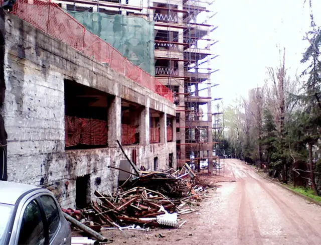 Yıllar sonra ilk kez şantiye alanına girenler, AKM'nin son halini gösteren fotoğrafları kamuoyuyla paylaştı.