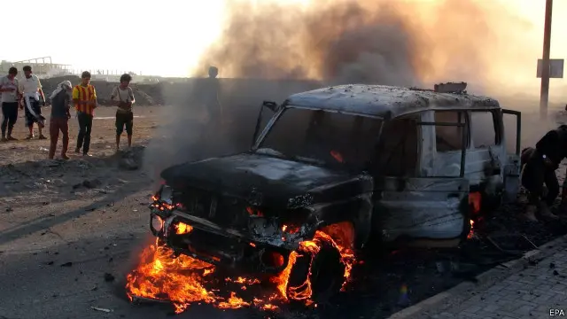 د عدن ښار شاوخوا کې لاهم د حوثي ثاغیانو او د یمني ولسمشر د ملاتړو قبایلو ترمنځ جګړه روانه ده