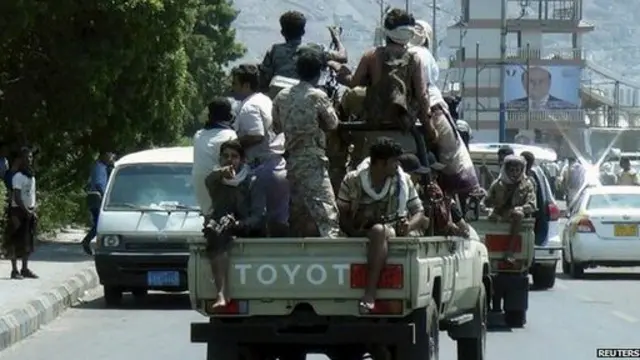 Giao tranh tiếp tục nổ ra giữa quân nổi dậy và lực lượng trung thành với Tổng thống Hadi