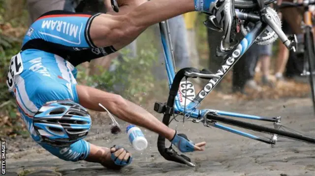 "No lo puedes comparar con nada", reconoció el ciclista británico Mark Cavendish, del equipo Etixx-Quick Step, en referencia al tipo de adoquín en Bélgica y el norte de Francia, el cual llaman "cabeza de bebé" en flamenco. 