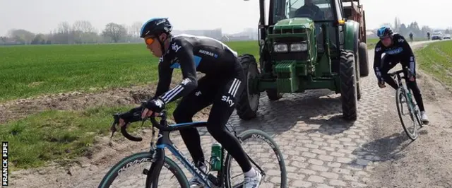 Estas carreteras no están diseñadas para bicicletas de carrera, ni siquiera para automóviles. A eso se le añade la dificultad que genera el paso de los tractores, que con su peso deja dos peligrosos surcos para los ciclistas. 