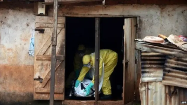 توفي الآلاف من جراء الإصابة بالإيبولا في سيراليون.