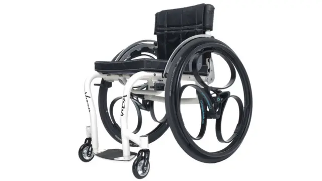 "Həlqəli təkərlər" - "Designs of the Year 2015" müsabiqəsinin finalçısı