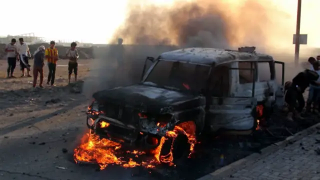 خطرہ یہ ہے کہ یمن میں اگر یہ بحران طویل ہو گیا تو یہ خطے کی بڑی طاقتوں کو اس میں گھسیٹ لے گا