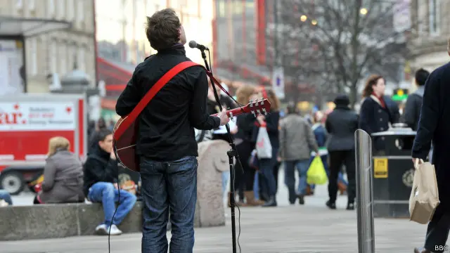 busker