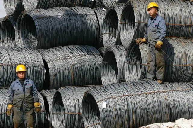 中国庞大的钢铁产能面临需求下降的困境。