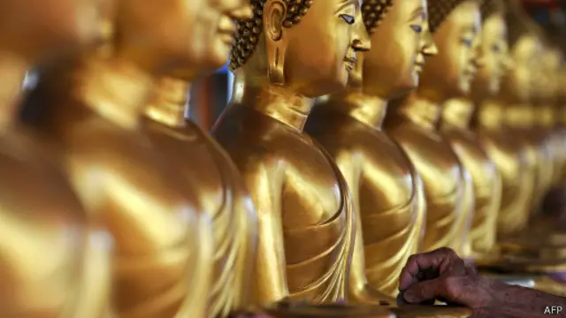 නහි වේරේන වේරානී වෛරයෙන් වෛරය නොසන්සිඳේ - ගෞතම බුදුන් වහන්සේ