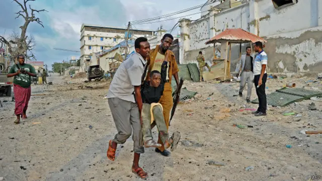 اس حملے میں 10 افراد ہلاک جبکہ متعدد زخمی ہوئے ہیں