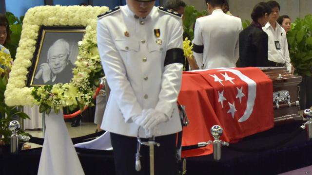 李光耀靈柩停放新加坡國會大廈（28/3/2015）