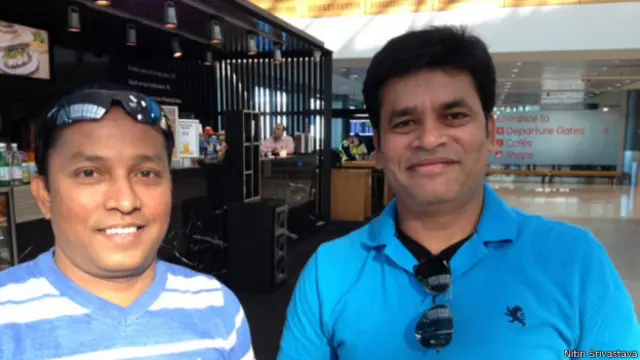 सिंगापुर में रहने वाले रमननया और उनके मित्र कृष्णा