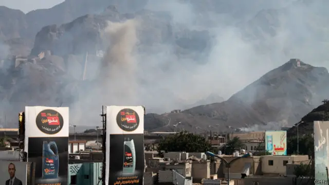 کراچی کے علاقے لیاری کے رہائشی محمد صدیق نے کہا کہ سعودی عرب سے یمن کے مختلف علاقوں میں باغیوں کے ٹھکانوں پر بمباری کے بعد جیل کے اندر بھی حالات خراب ہوگئے ہیں