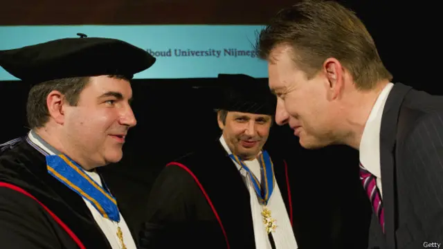 Константин Новоселов и Андре Гейм (2010 год)