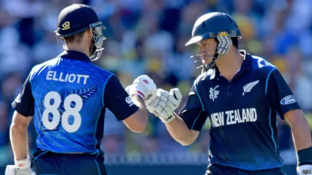 سیمی فائنل کے مردِ میدان گرانٹ ایلیئٹ نے راس ٹیلر کے ساتھ مل کر 111 رنز کی شراکت قائم کی