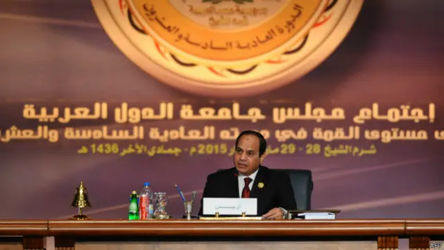 تولى الرئيس الدولة المضيفة عبد الفتاح السيسي رئاسة القمة العربية في شرم الشيخ.