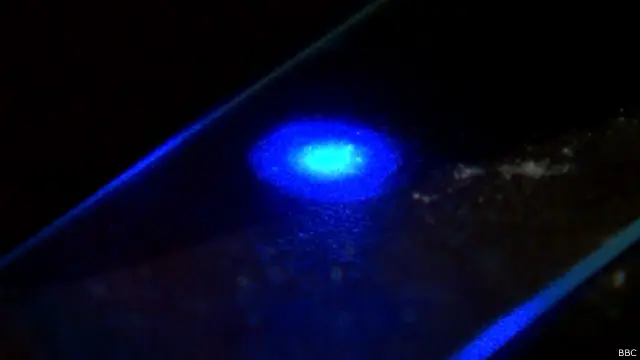 يتمتع الغرافين بقوة وصلابة فائقة تجعله أكثر كفاءة من أقوى المعادن