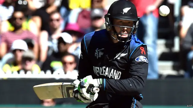 گپٹل نے ٹورنامنٹ میں سب سے زیادہ رنز اور کسی میچ میں سب سے بڑا انفرادی سکور بنایا ہے