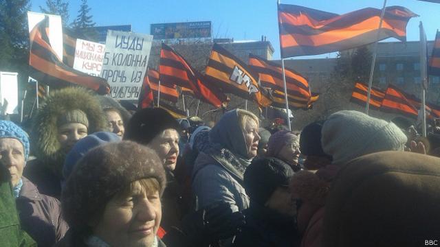 На митинге "Защитим святыни - спасем Россию" в Новосибирске