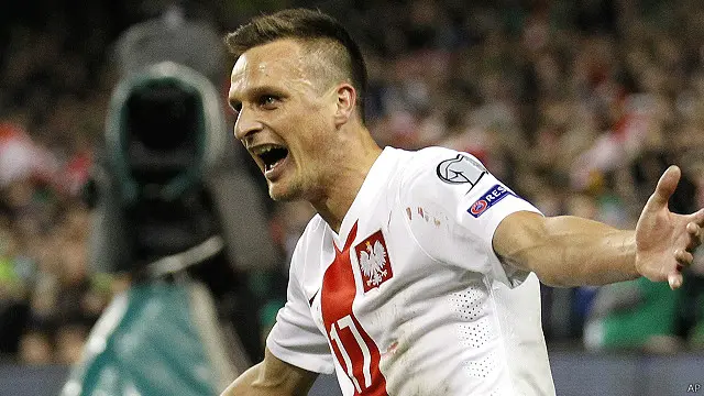 بيشكو يحتفل بهدفه في مرمى ايرلندا