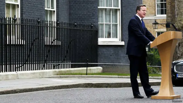 ديفيد كاميرون: "بوسعكم أن تختاروا بين اقتصاد ينمو، وبين الفوضى الاقتصادية التي سيأتي بها أد مليباند"