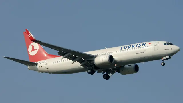 دوران پرواز جہاز کے عملے کو غسل خانے کے شیشے پر لکھی ایک دھمکی کا علم ہوا