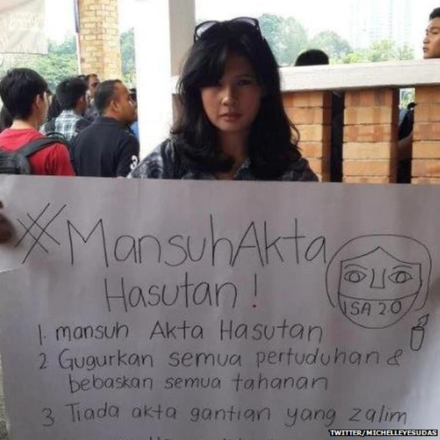 حزبِ اختلاف کے سیاستدان پولیس کے سربراہ پر صرف حکومت مخالفین کے خلاف کارروائی کا الزام لگتے ہیں