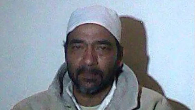 صولت مرزا کی اہلیہ نے کہا تھا کہ ’صولت مرزا جیسے لوگ مہرے ہیں جو دوسروں کے کہنے پر جرائم کرتے ہیں‘