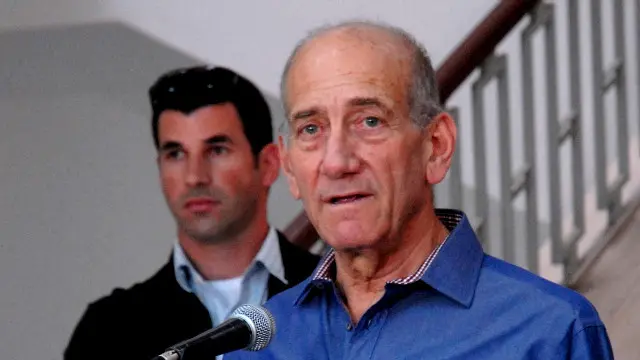 سيكون أولمرت أول رئيس وزراء في إسرائيل يقضي حكما بالسجن