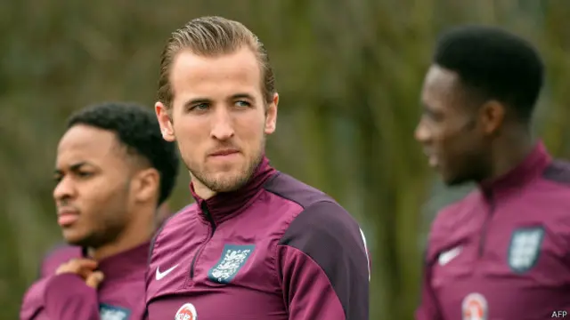 Harry Kane melakoni debutnya untuk timnas Inggris sebagai pemain pengganti dalam laga melawan Lithuania.