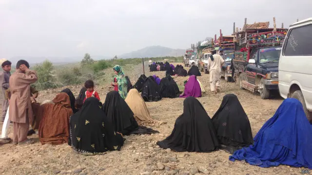 شمالی وزیرستان میں فوجی آپریشن ضرب عضب گذشتہ سال جون میں شروع کیا گیا تھا جس سے متاثر دس لاکھ افراد نقل مکانی پر مجبور ہو گئے تھے