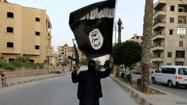 زعمت مواقع ذات صلة بتنظيم "الدولة الإسلامية" أنهم قتلوا وأسروا العشرات في قرية مبعوجة.