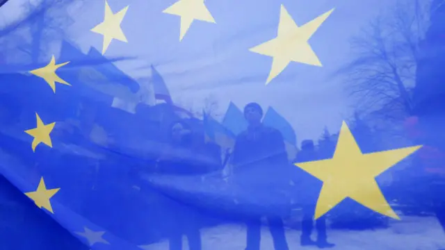 Украинцы проливали на Майдане кровь за европейские ценности, пишет обозреватель британского издания. Однако демократия требует, чтобы к мнению граждан Нидерландов прислушались в Брюсселе