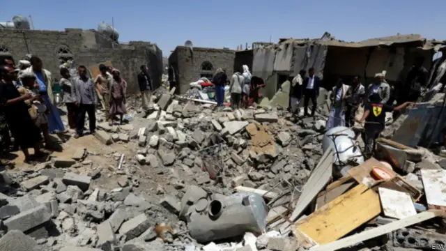 Irán considera inútiles los bombardeos sauditas sobre posiciones rebeldes en Yemen.