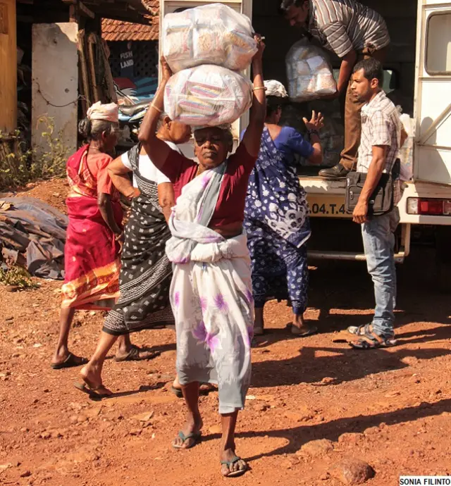 महिला कुली