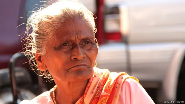 महिला कुली